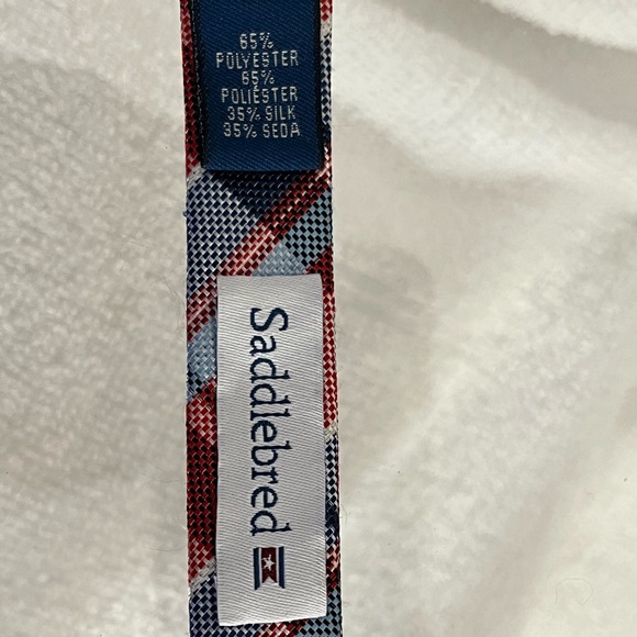 New condition mens Saddlebred plaid bow tie. Pre-tied & adjustable length. - Picture 2 of 2